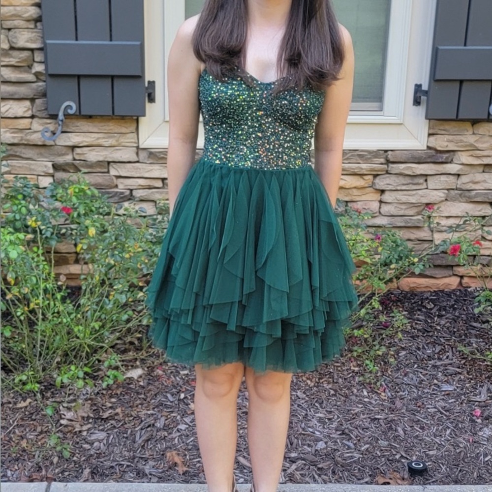 Macy's Sparkling Green Tiered Prom Dress
